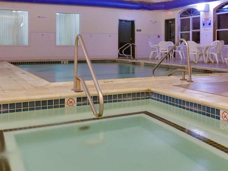 Country Inn & Suites By Radisson, Brockton Dış mekan fotoğraf